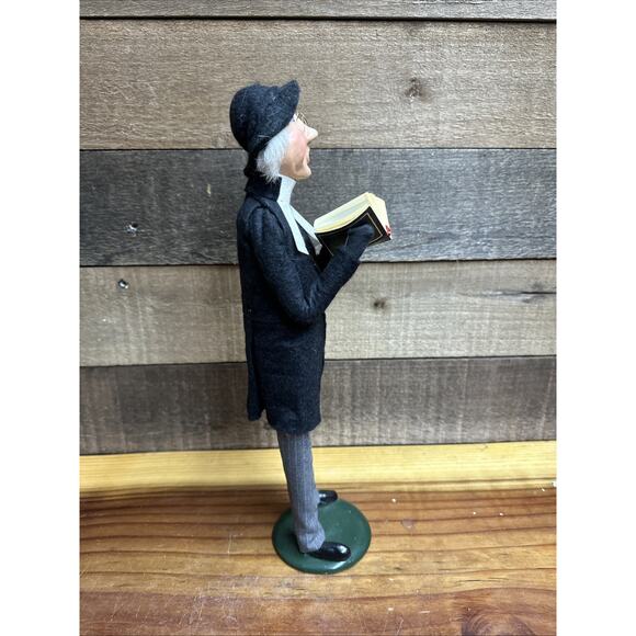 Byers Choice Carolers Retired 1993 Parson or Preacher...